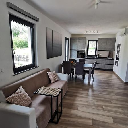 Casa Marta 11 Villa การ์เลนดา ภายนอก รูปภาพ