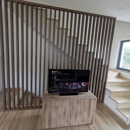 Casa Marta 11 Villa การ์เลนดา ภายนอก รูปภาพ